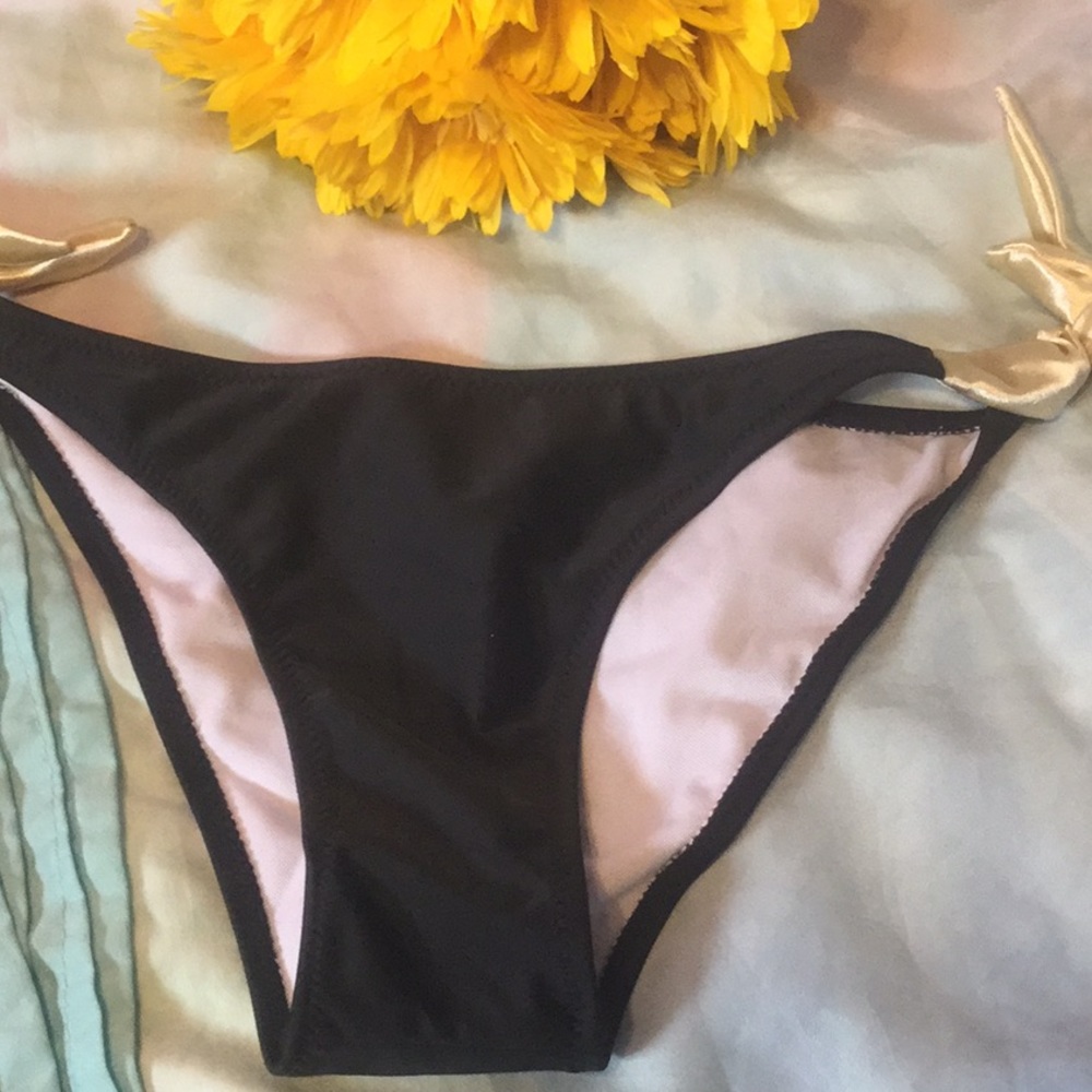 LAST 1❤️TASTEFUL X STYLE GOLD AND BLACK BIKINI - Picture 4 of 8